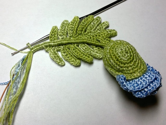 flor en crochet azul (2)