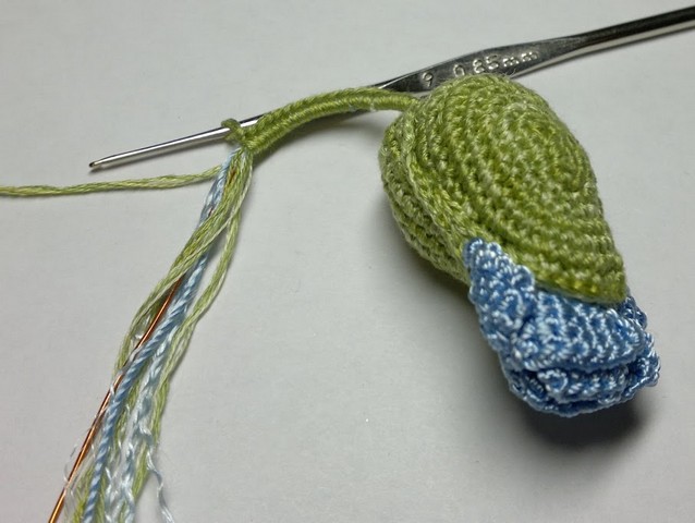 flor en crochet azul (25)
