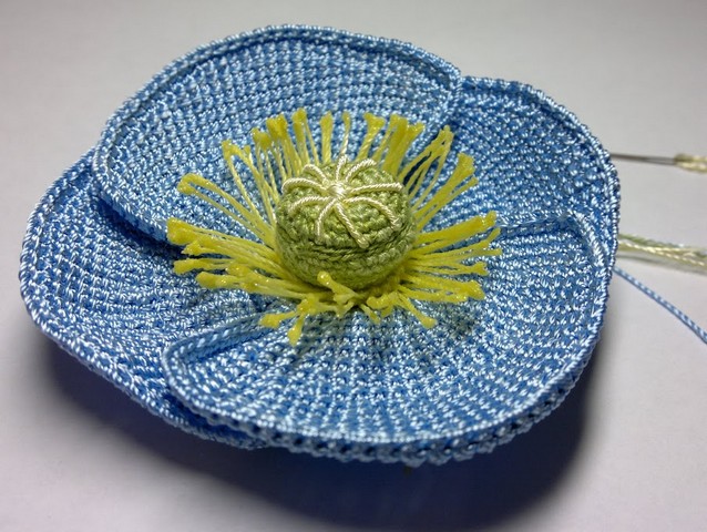 flor en crochet azul (20)
