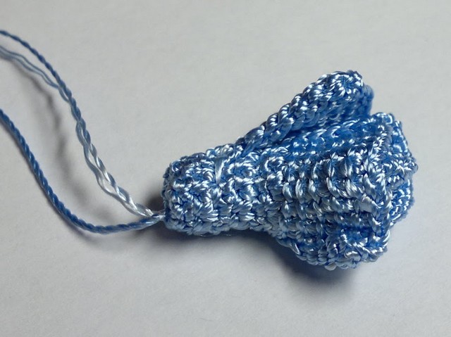 flor en crochet azul (23)